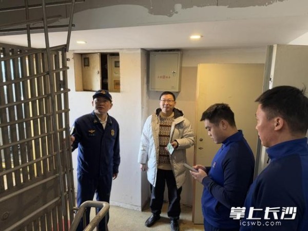 灭火器使用方法  灭火器使用年限