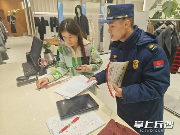 灭火器使用方法  灭火器使用年限