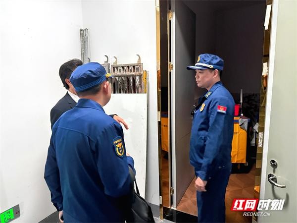 灭火器使用方法  灭火器使用年限