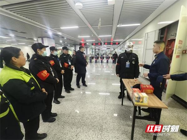 灭火器使用方法  灭火器使用年限