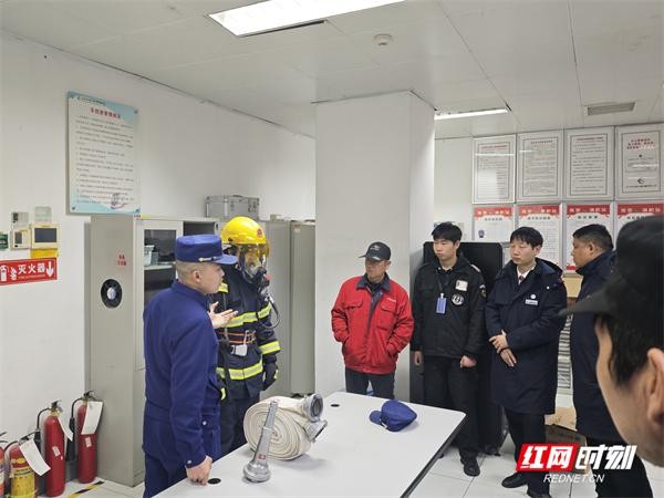 灭火器使用方法  灭火器使用年限