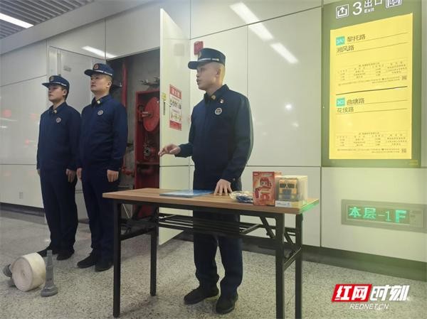 灭火器使用方法  灭火器使用年限